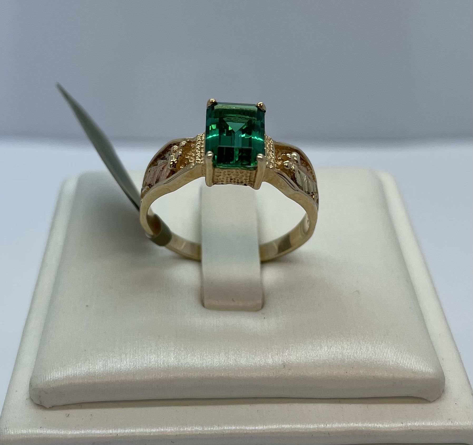 10K Gold Emerald Ring