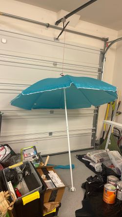 Beach umbrella 30$hr 