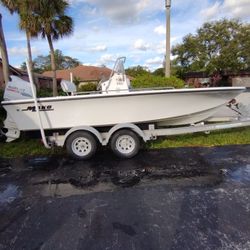 2005 Mako 19ft 