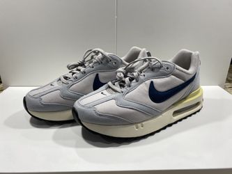 Nike Air Max Dawn BNIB