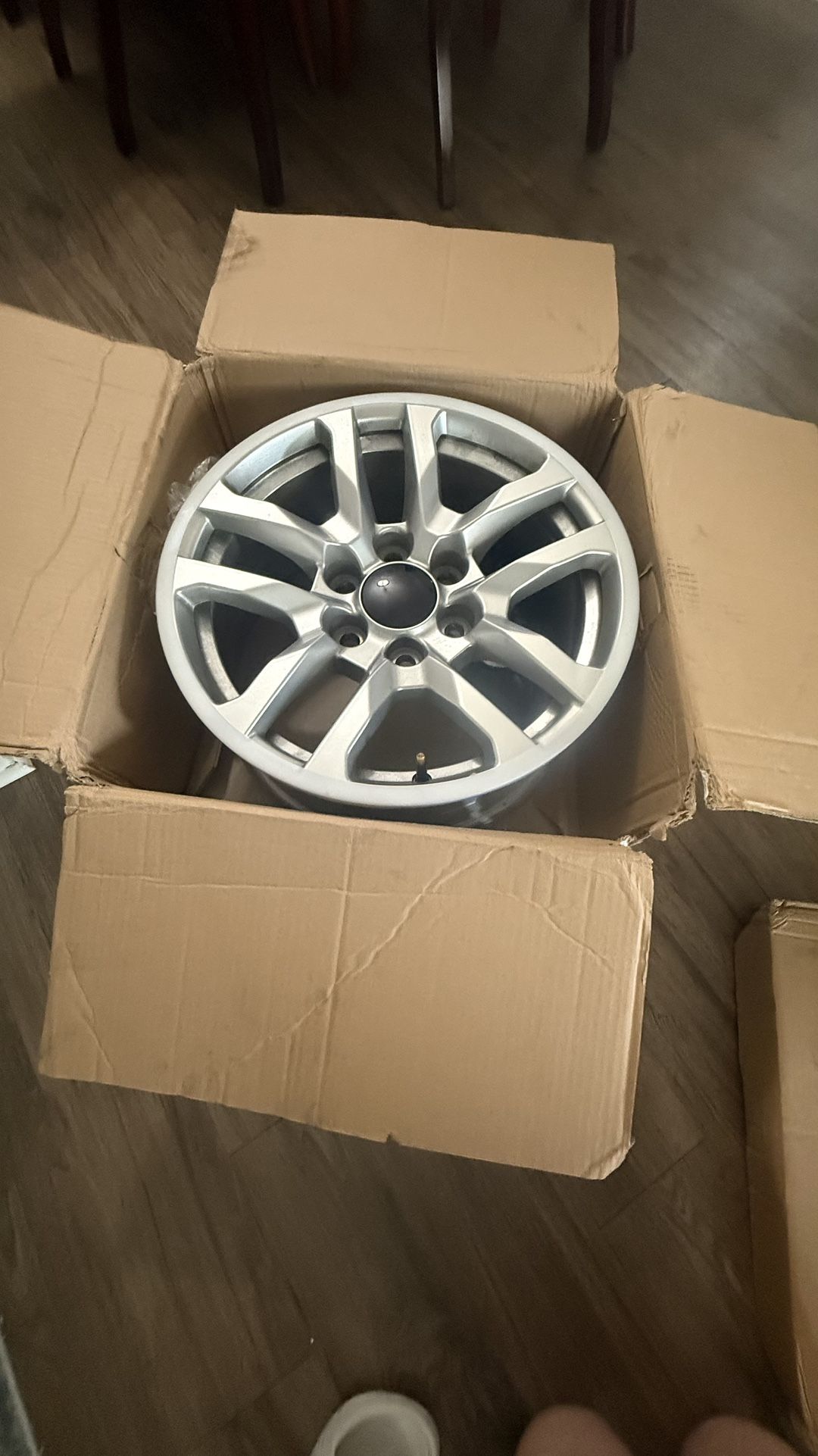 4 RIMS 18. X 8.5 ALUMINIUS
