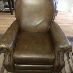 Large Comfortable Chair 