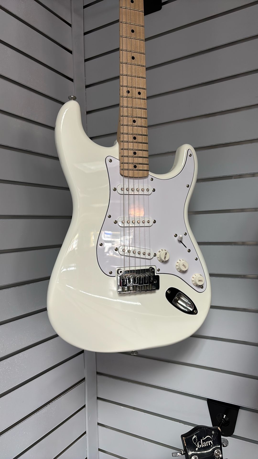 Fender Electric Squier Stratocaster