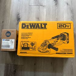DeWALT 4 1/2 inch Grinder Kit and Cut off Wheels