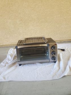 BLACK+DECKERl Toaster oven and