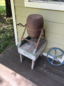 Metal barrel butter churn