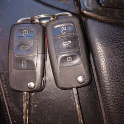 2  Keys For VOLKSWAGEN  Can be Program For any VOLKSWAGEN Make Me An Offer For The 2 Keys 