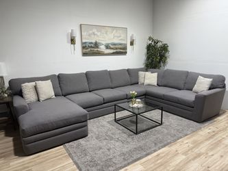 Huge Living Spaces Sectional Couch - Delivery ava…