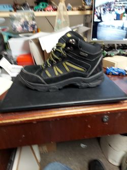 Brahma Waterproof Tennis Shoes, Size. 8 1/2, Like New