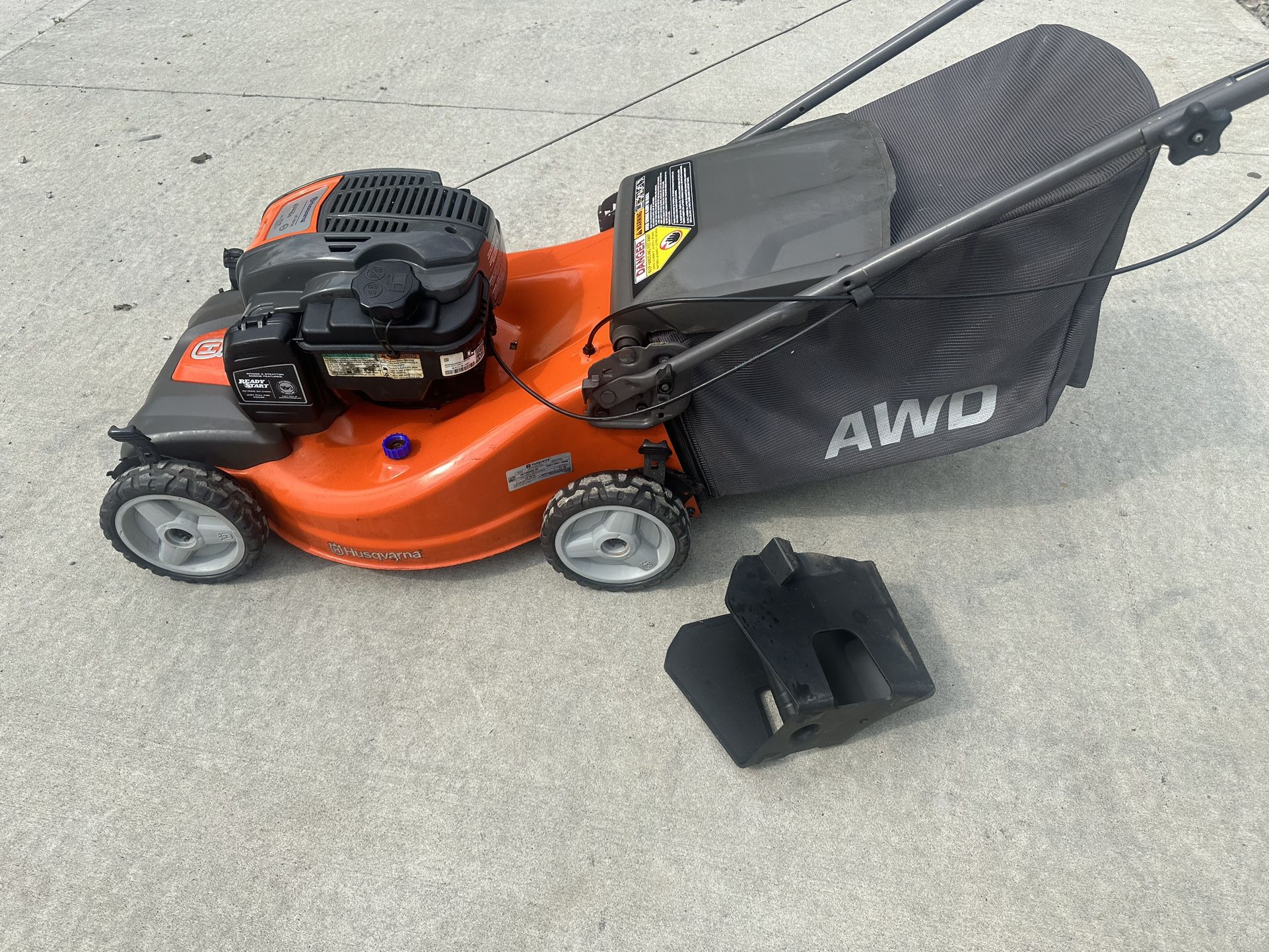 Husqvarna LC221AH 21-in Gas Self-propelled AWD Lawn Mower 163CC Briggs Stratton Engine $350
