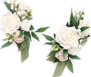 Ling”s Moments Shoulder Corsage