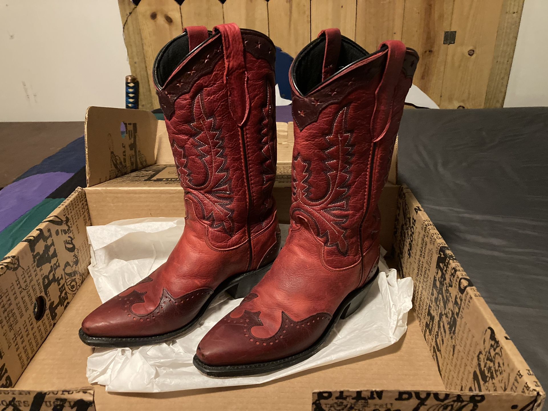 DISCOUNTED!!  Womens Western Boots 