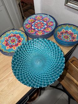 Pretty Turquoise outdoor dish set.