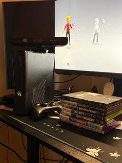 Used! Xbox 360 Slim 4GB w Kinect & Games.