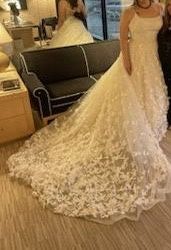 Wedding dress For Sale Size 14–16