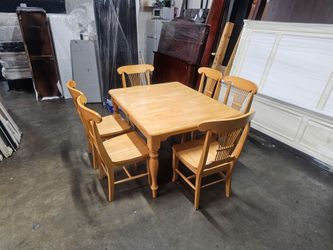 Dinning Table And 6 chairs