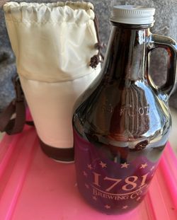 BEER GROWLER WITH INSULATED CARRY CASE