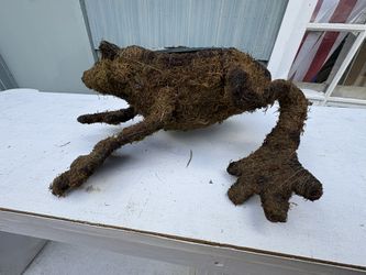 FROG TOPIARY FRAME