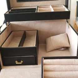 Jewelry box