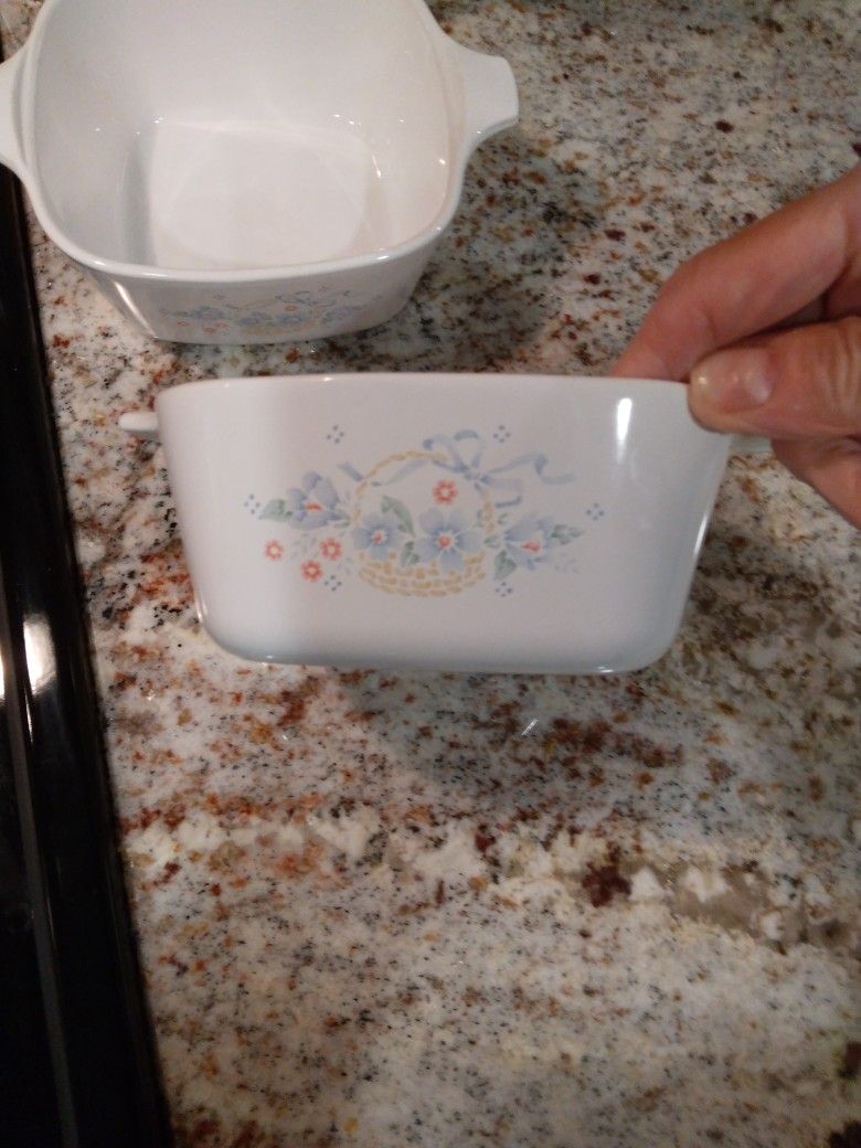 Pr Of Vintage Corningware Casserole Dishes