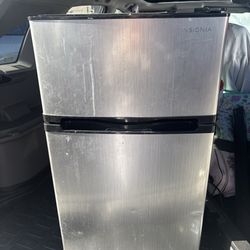 Mini fridge