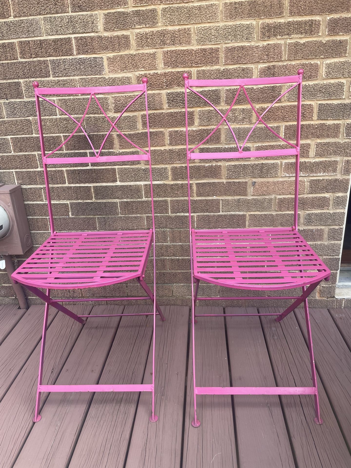 2 Folding Metal Chairs 2 sillas plegables de metal