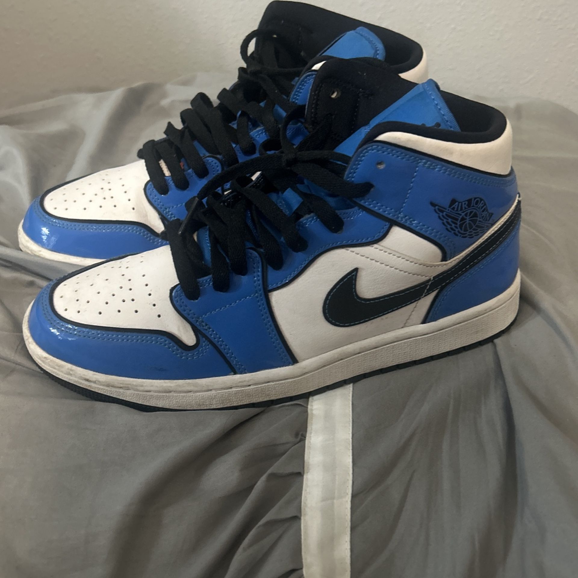 jordan 1 signal blues