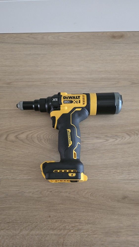 DEWALT 20V MAX XR Cordless Rivet Tool, 3/16", Bare Tool Only (DCF403B)