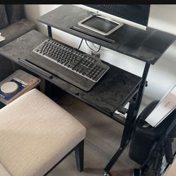 Small computer desk on wheels 