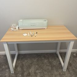 Cricut Machine With Accessories And Table