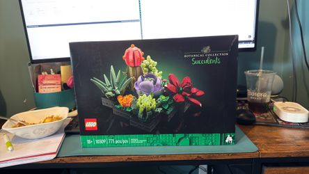 LEGO Botanicals Collecction: Succulents (10309) New In Box