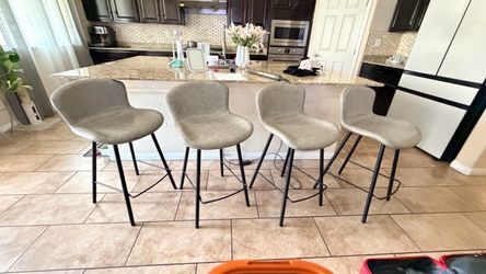 Set of 4 Modern Counter Height Bar Stools