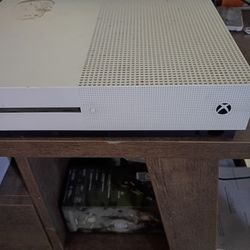 XBOX  One S 