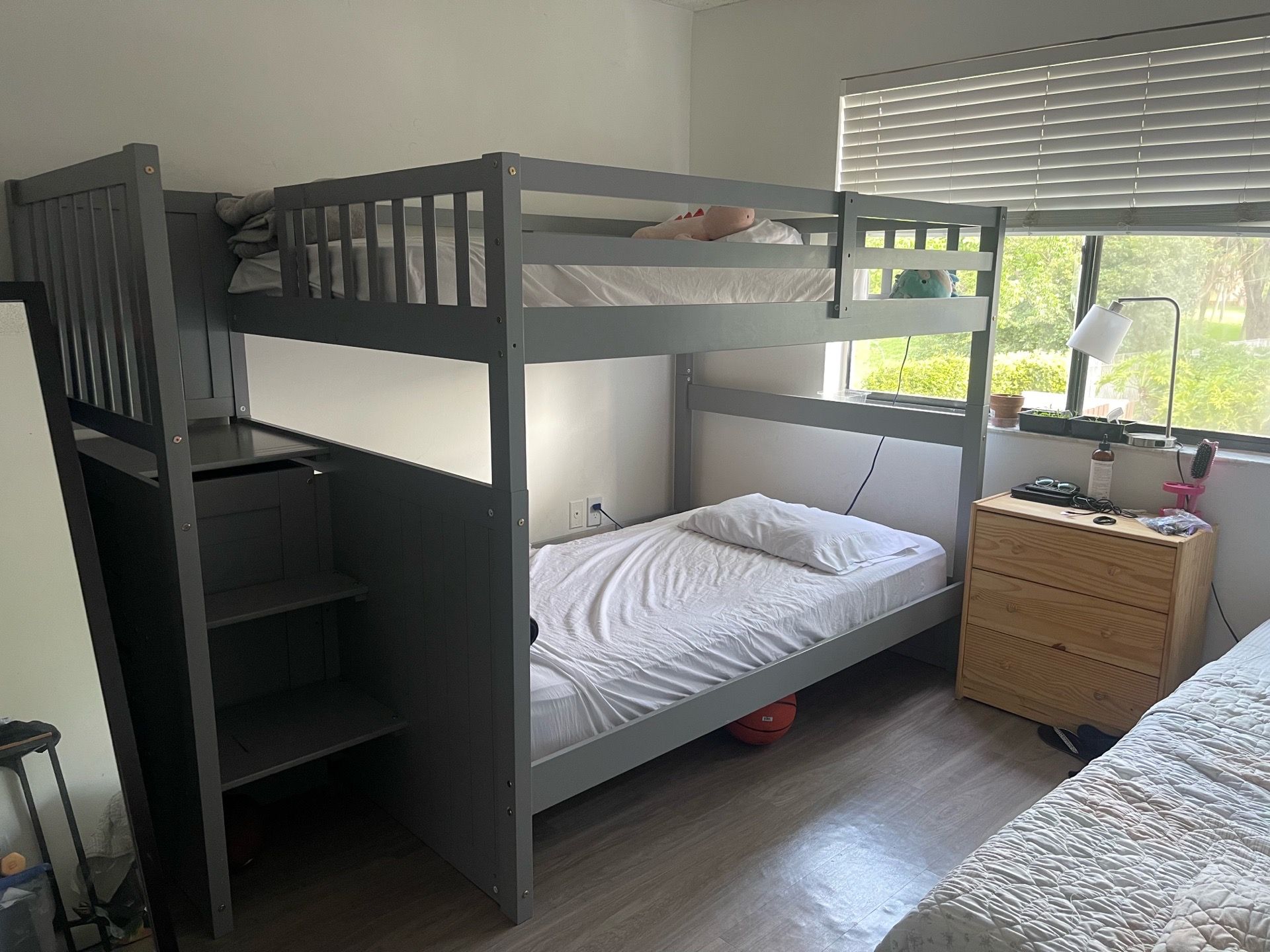 Full size bunk bed with twin trundle no mattress