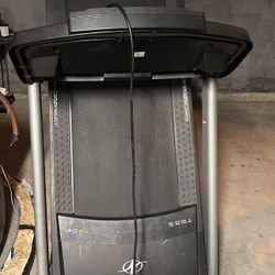 Nordictrack T6.5 S Treadmill Running  