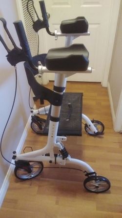 Upright Walker Rollator with Forearm Support