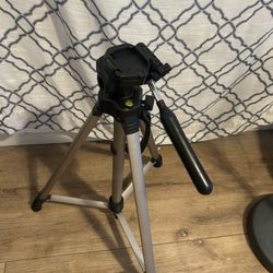 tripod camera 