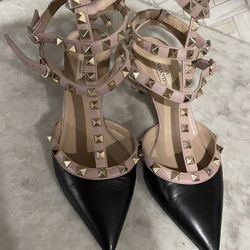 Authentic Valentino Rockstud Ankle Strap Pump Black And Nude Gold Studs Kitten Heels Size 36 US 6 