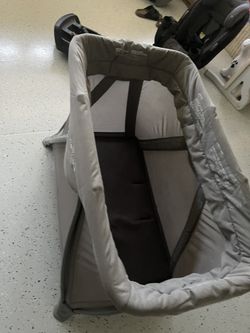 Nuna Sana Air Travel Crib/playpen