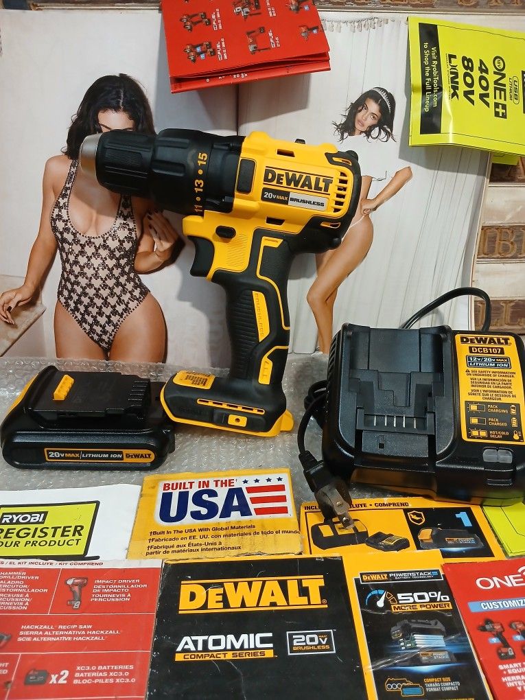 NEW DEWALT 20V BRUSHLESS 1/2 DRILL DRIVER TOOL KIT