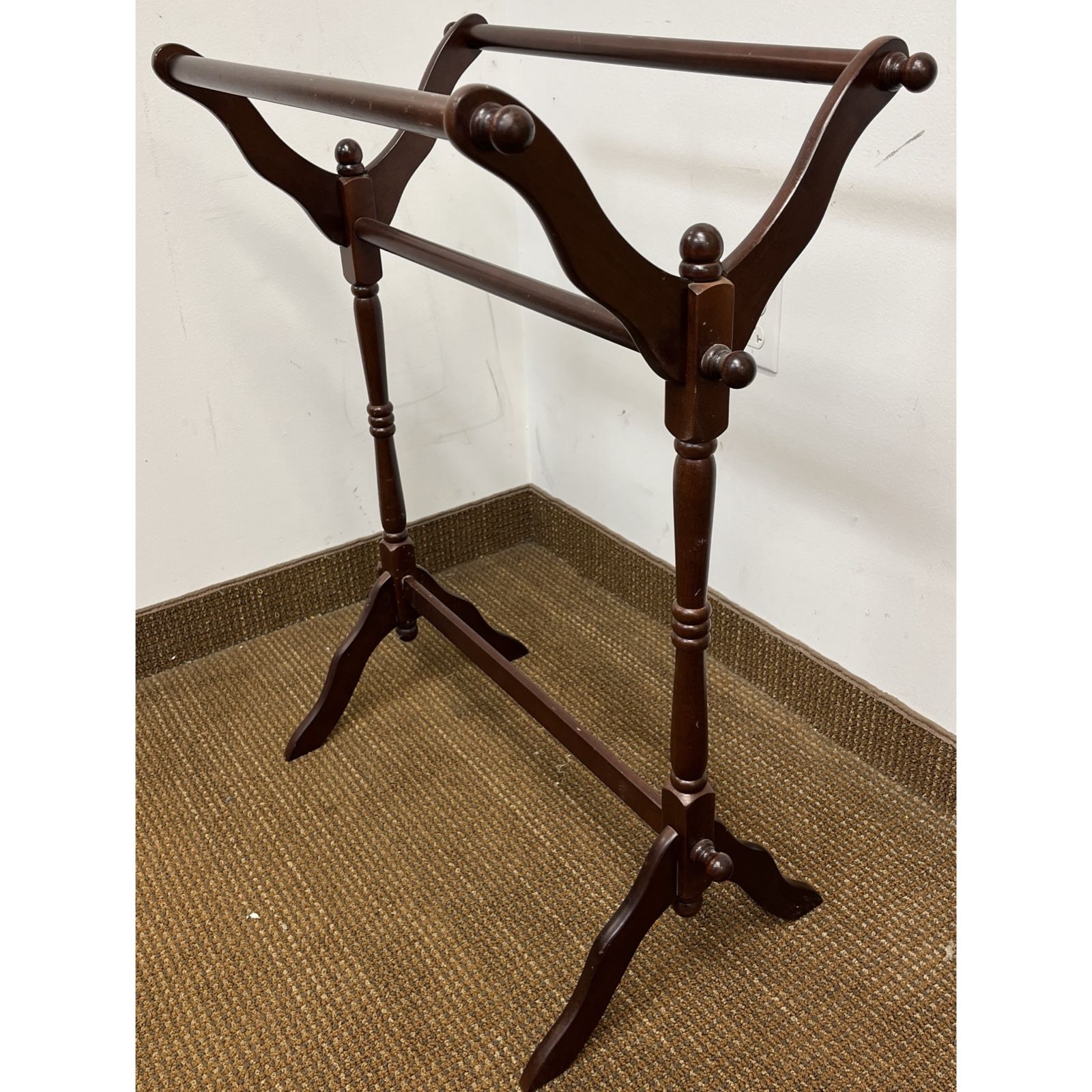 Quilt Rack. Blanket Rack. Towel Stand