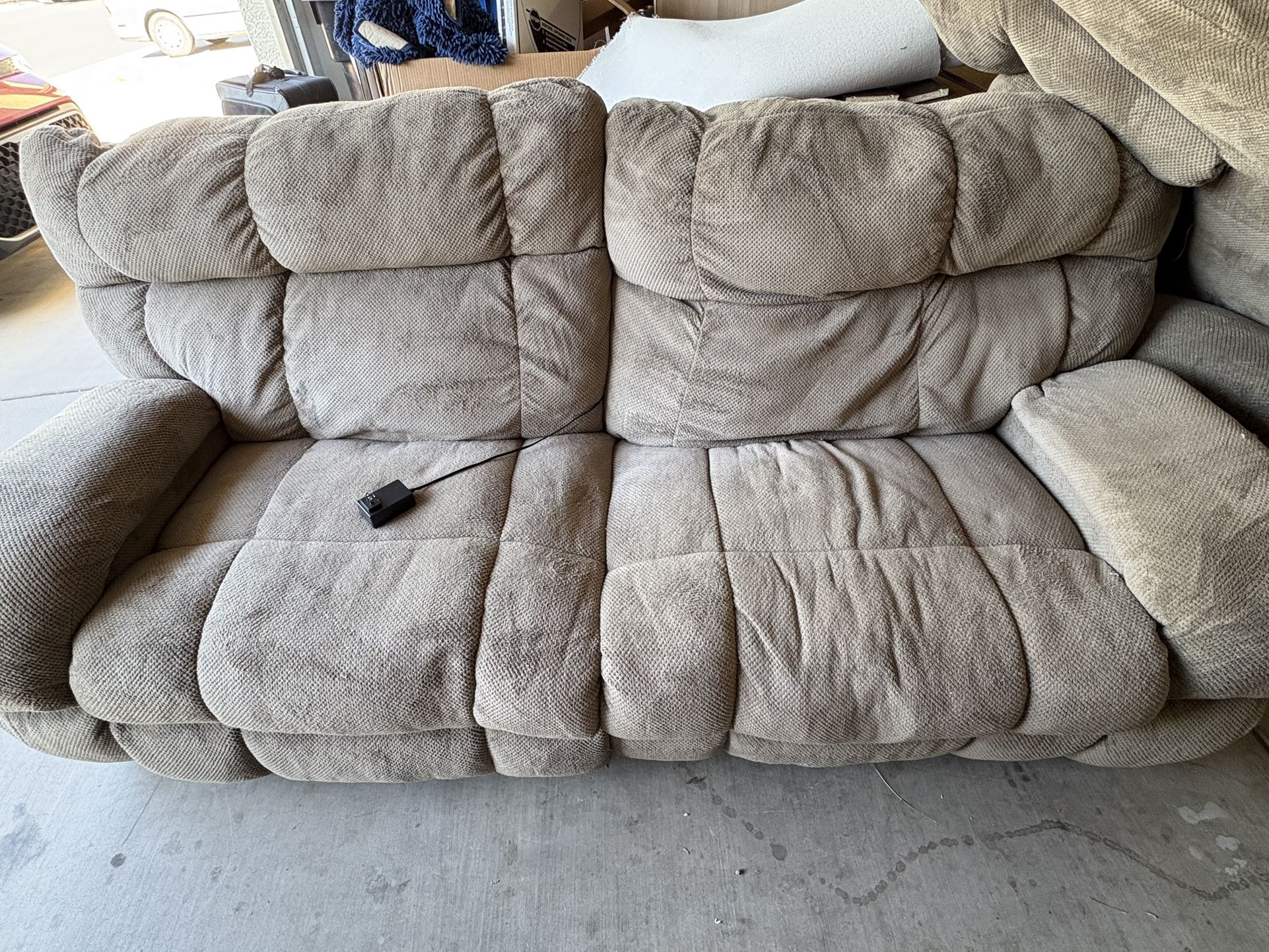OVRSIZD POWER RECLING SECTIONAL
