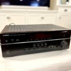 YAMAHA NATURAL SOUND RX-V575 7.2 CHANNELS HOME THEATER RECEIVER WITH REMOTE AND HDMI PORTS $250 FINAL PRICE READ DESCRIPTION AND SEE ALL PICTURES