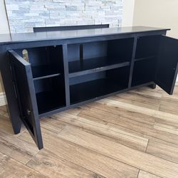 Entertainment Center/ TV Stand