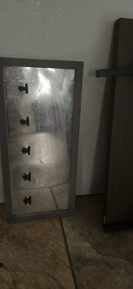 Metal Frames With Clips