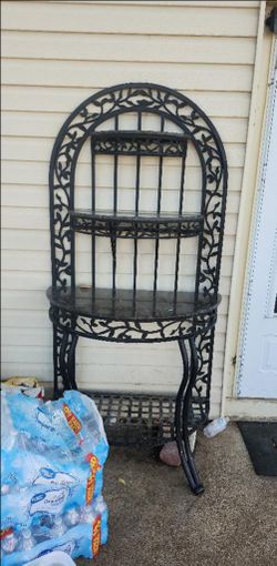 Granite half round bakers rack