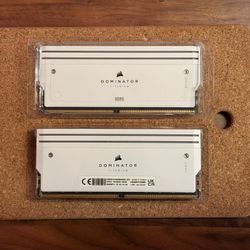 DOMINATOR® TITANIUM RGB 32GB (2x16GB) DDR5 DRAM 6400MT/s CL32 Intel XMP Memory Kit — White