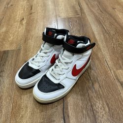 Nike sneakers for boys size 3