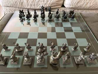 Alice In Wonderland Chess Set 