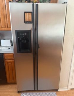 GE Stainless Steel Side by Side Refrigerator